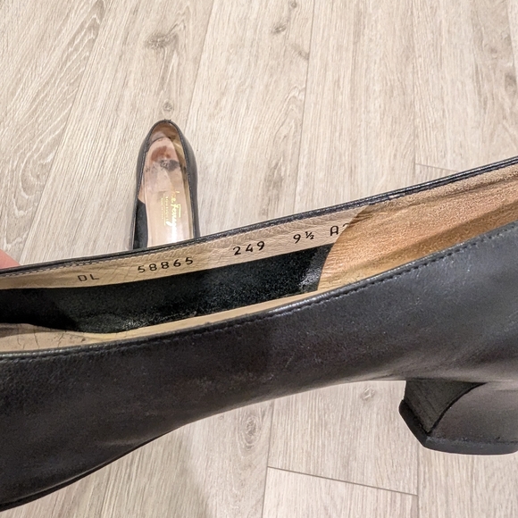 Ferragamo classic vintage heels - Picture 4 of 4